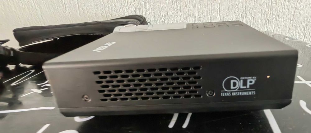 Проектор Asus P2E