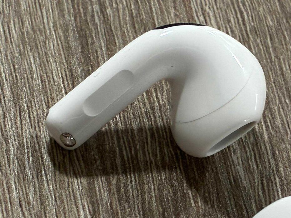 Безжични слушалки Apple - AirPods 4