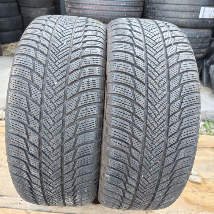 Anvelope 235/50R19 marca Bridgestone, DOT 2021,M+S, 7 mm