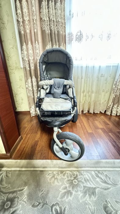Маневренная и удобная коляска Itonico