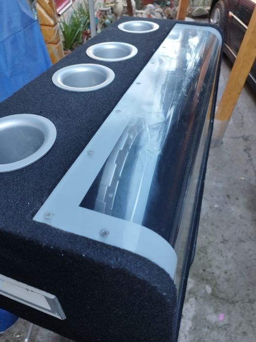 Бас каса за автомобил