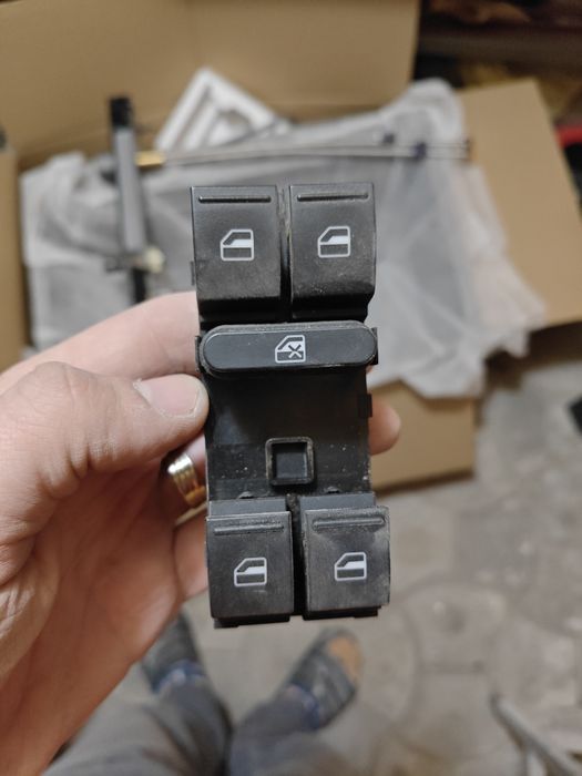 Butoane geamuri electrice Passat B6