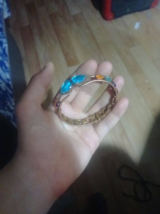 продам побрякушку старшей сестры