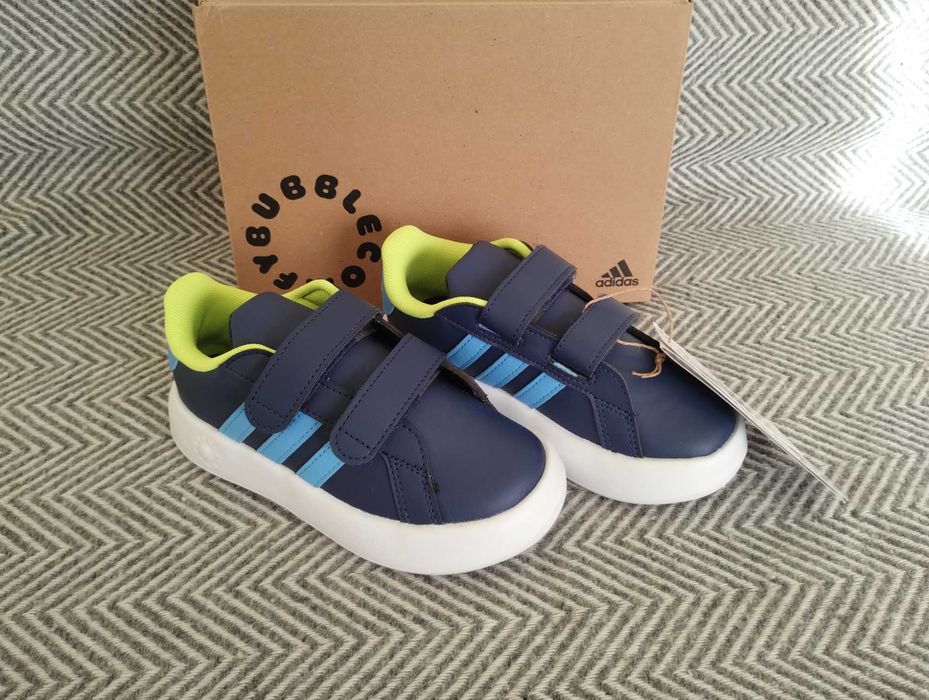 Adidas маратонки за момче номер 26.5