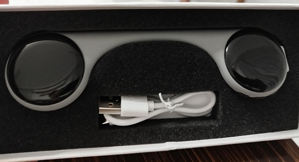 Гаджет, мини колонки под подушку