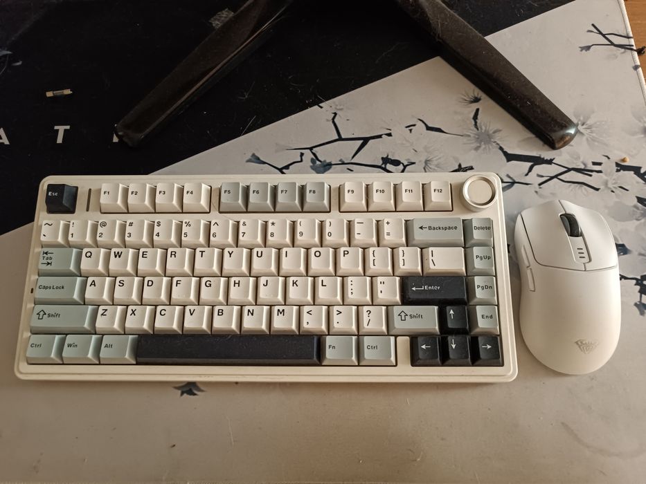 Продам клавиатуру и мышь