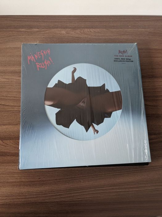 Граммофон с виниловыми пластинками