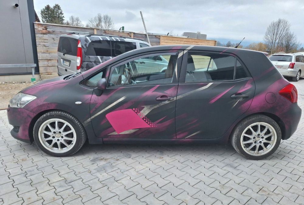 Тойота Аурис / Toyota Auris 2.2 d cat на части