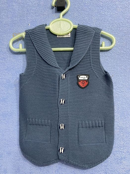 Жилет вязанный безрукавка