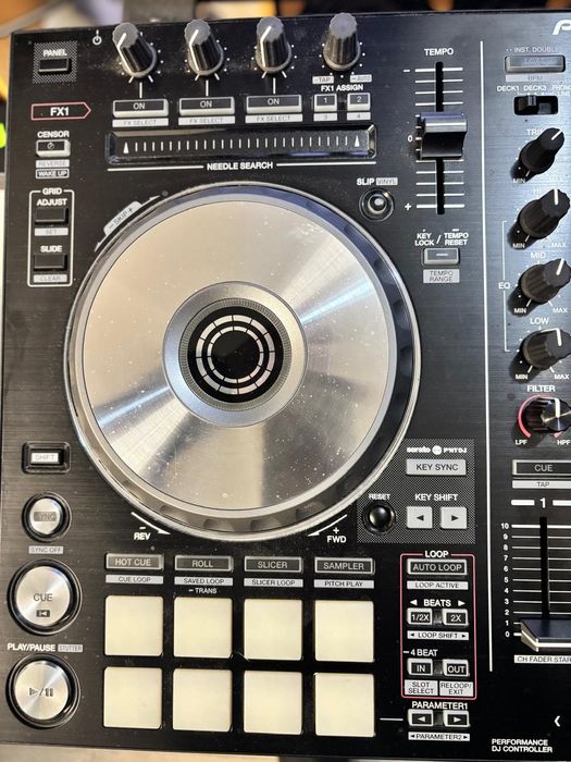 Vând consola Pioneer ddj sr2