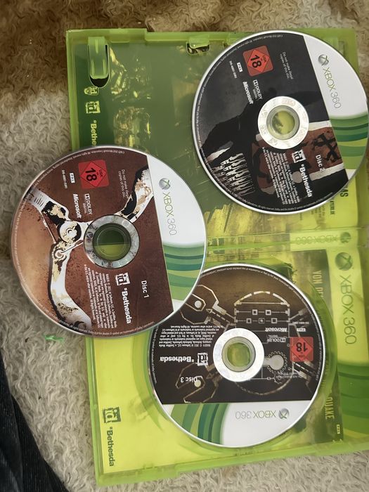 прлдам игровые диски на Xbox360