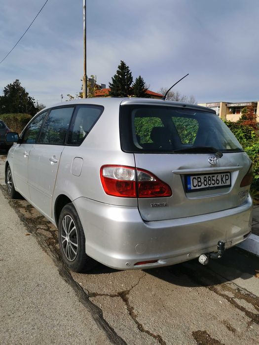 Теглич за Тойота Авенсис Версо 2005 (2005 Toyota Аvensis Verso)