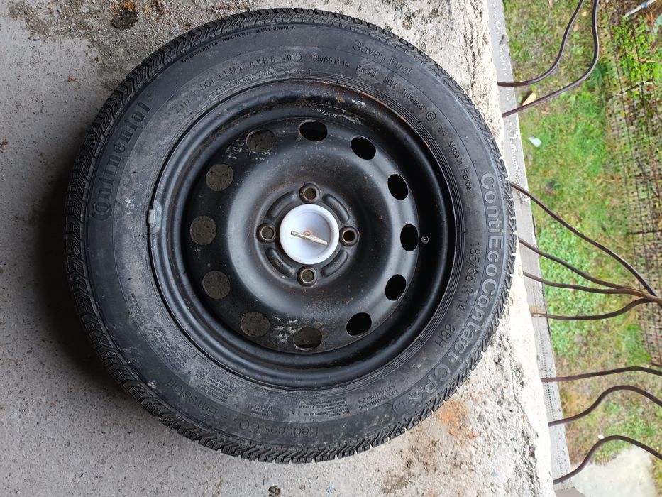 Roata a fost rezeva la ford ,se potriveste pe mai multe tipuri de ford