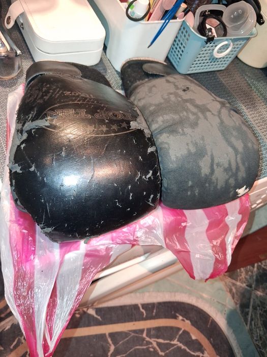 Боксерские перчатки