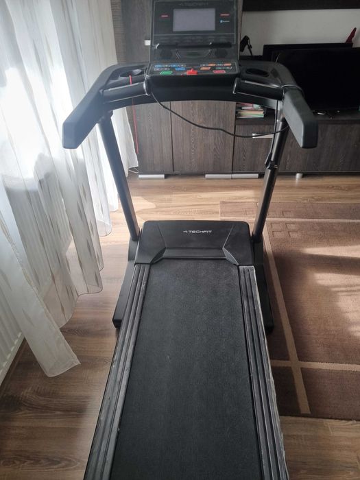 Vând banda alergare electrica Techfit mt300