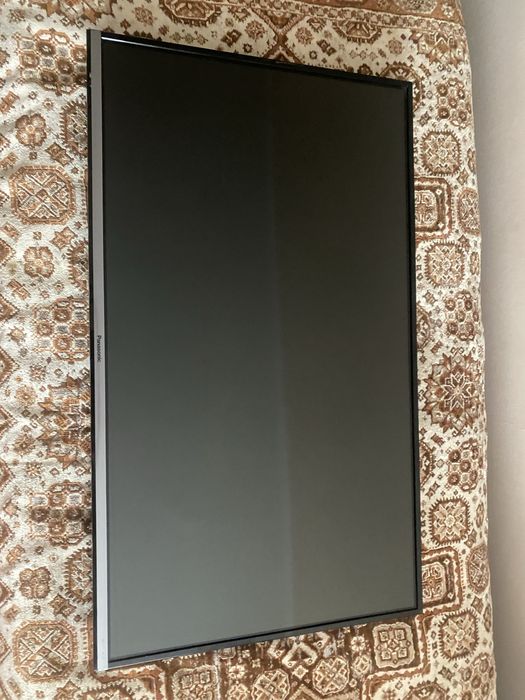 Телевизор  led panasonic 106 cm