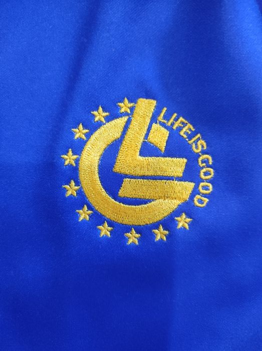 Продам спортивный костюм