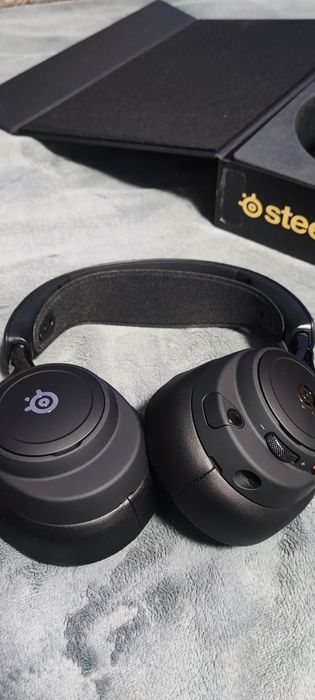 SteelSeries Arctis Nova Elite