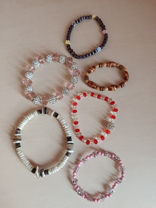 Дамски страхотни гривни