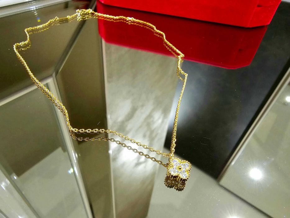 Van Cleef & Arpels VCA Gold Diamond Sweet Alhambra Clover Дамско Колие