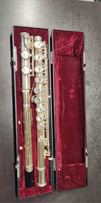 сребърна флейта като нова