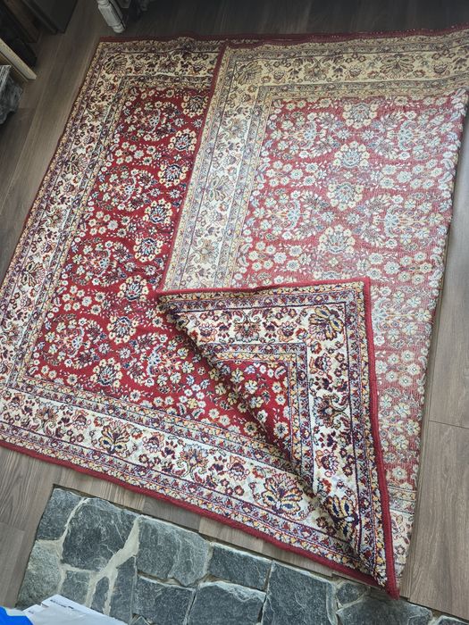Сливенски килими 2бр. от естествена вълна. Продавам ги както заедно така и поотделно!