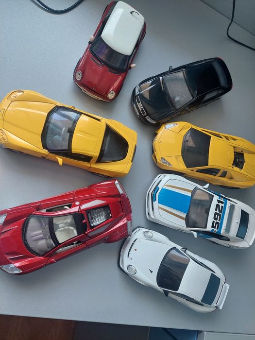 колекционерски колички 1/24