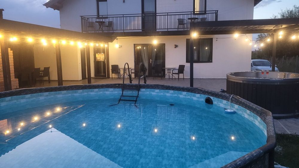 Cabană de inchiriat Valea Avrigului 7 camere  cu băi proprii