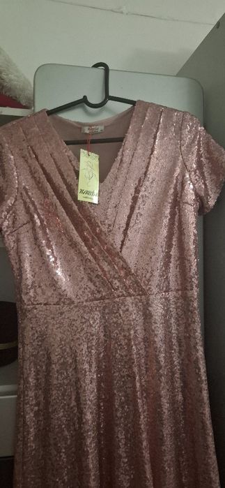 Көйлек сатылады.