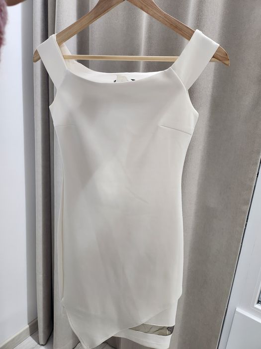 Стилна и нежна рокля S