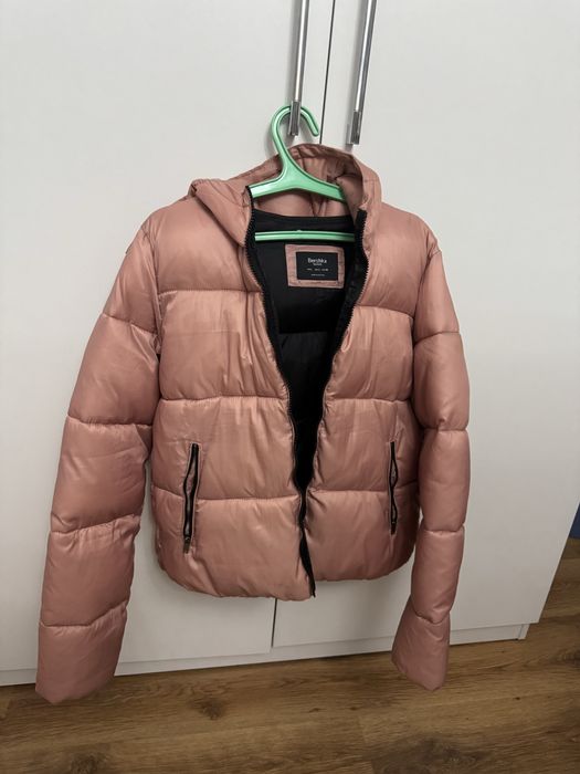 продам детскую куртку