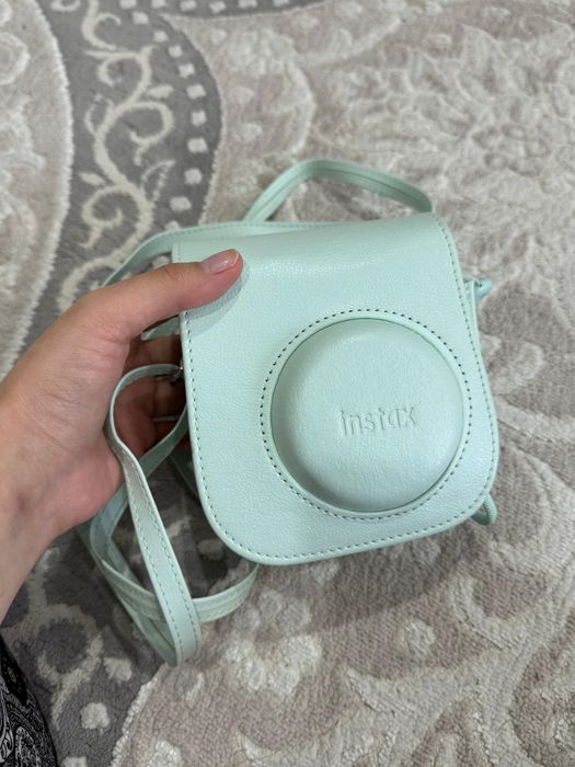 Instax Mini 12.                 .