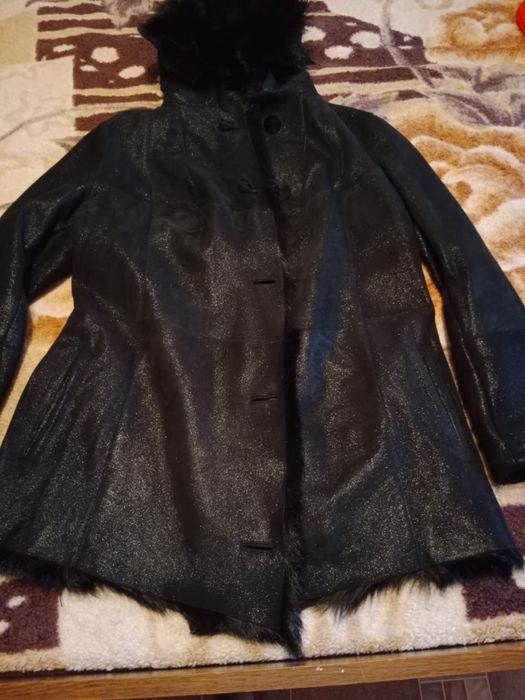 Продам дублёнку 48 размер в идеале.