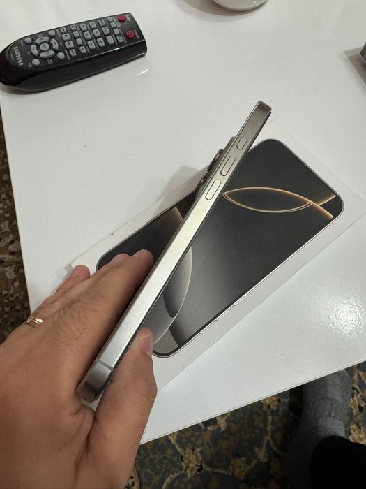 iPhone 16 Pro Max 256GB – Natural Titanium