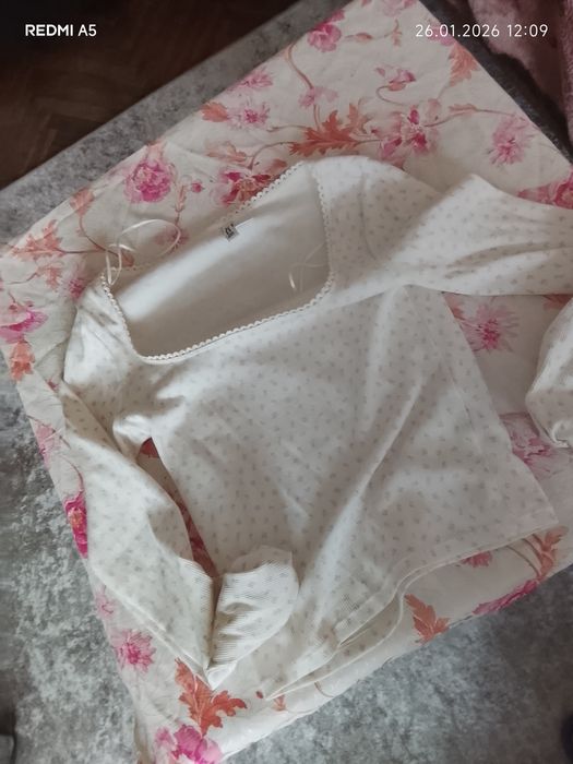 Чисто нова къса блуза -crop top