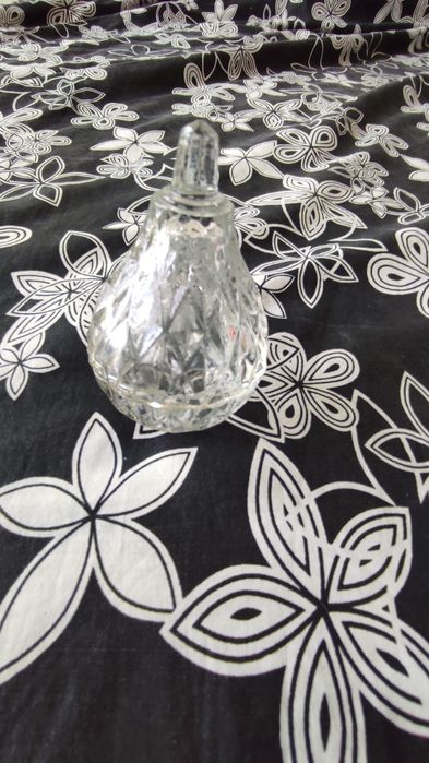 Ретро захарница круша