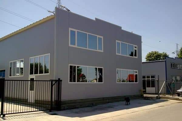 Vand ferme si structuri facem montaj Si transport