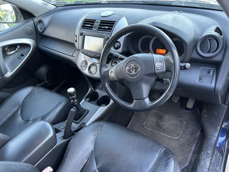 Тойота рав4 2,2д-кат 177кс на части/Toyota Rav 4 2,2 D-cat 177ks