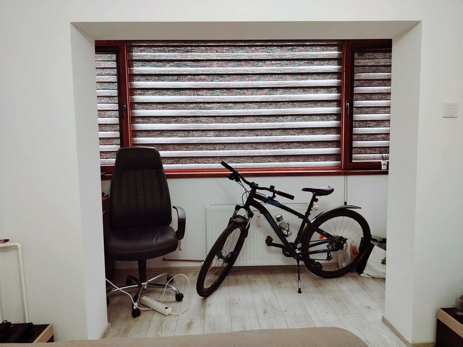 Zona centrala - vand apartament, 3 camere