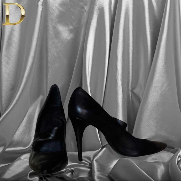 "Всичко навън: 5 чифта обувки на цената на един!"