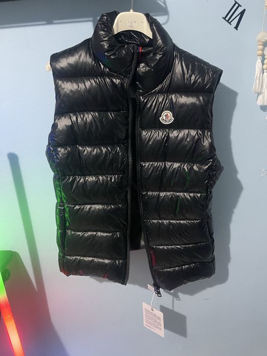 moncler.
