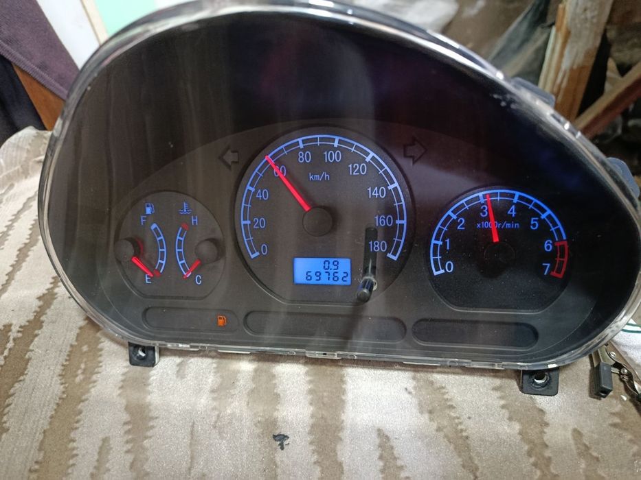 Matiz tablo sotiladi. Продоется прибор от Матиз
