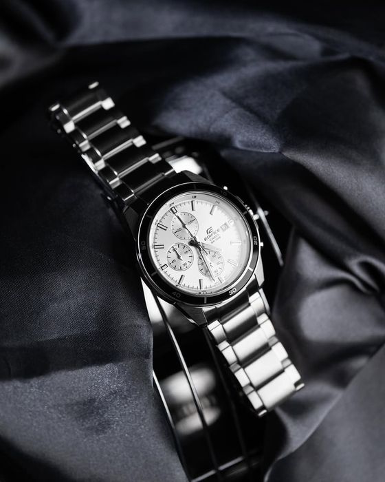 Soat Casio Edifice Chronograph EFR-526D, Original, 2 yil kafolat, 100-