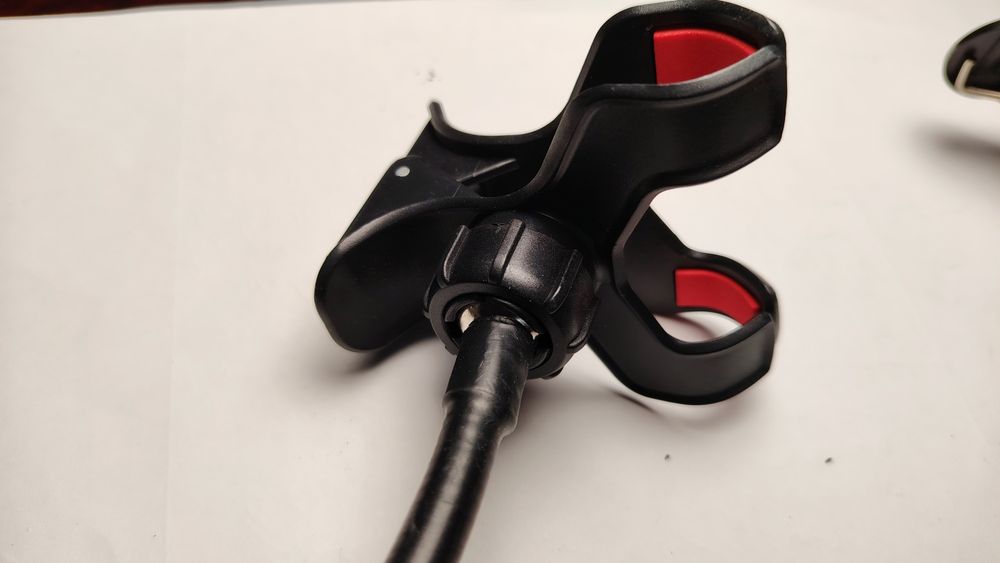 Держатель телефона на кровать