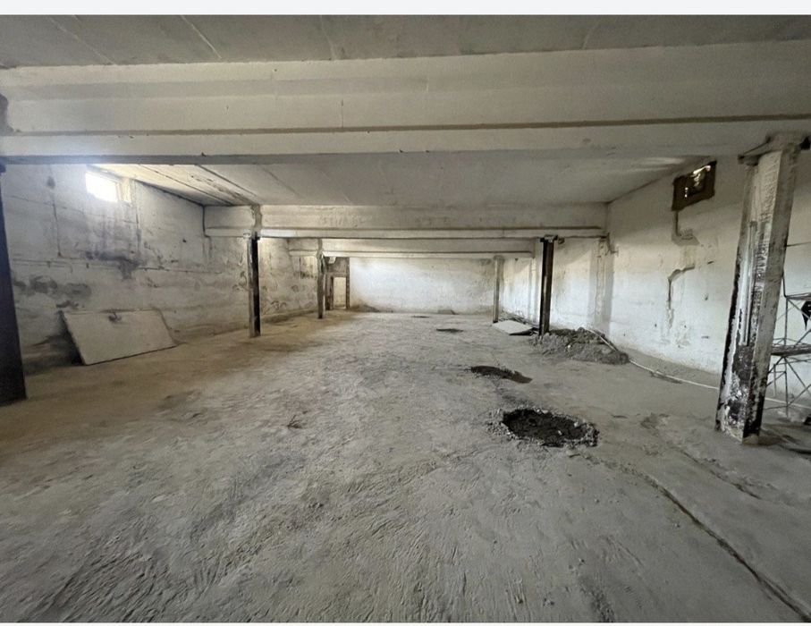 Байткургон центрида склад, нотурар жой сотилади