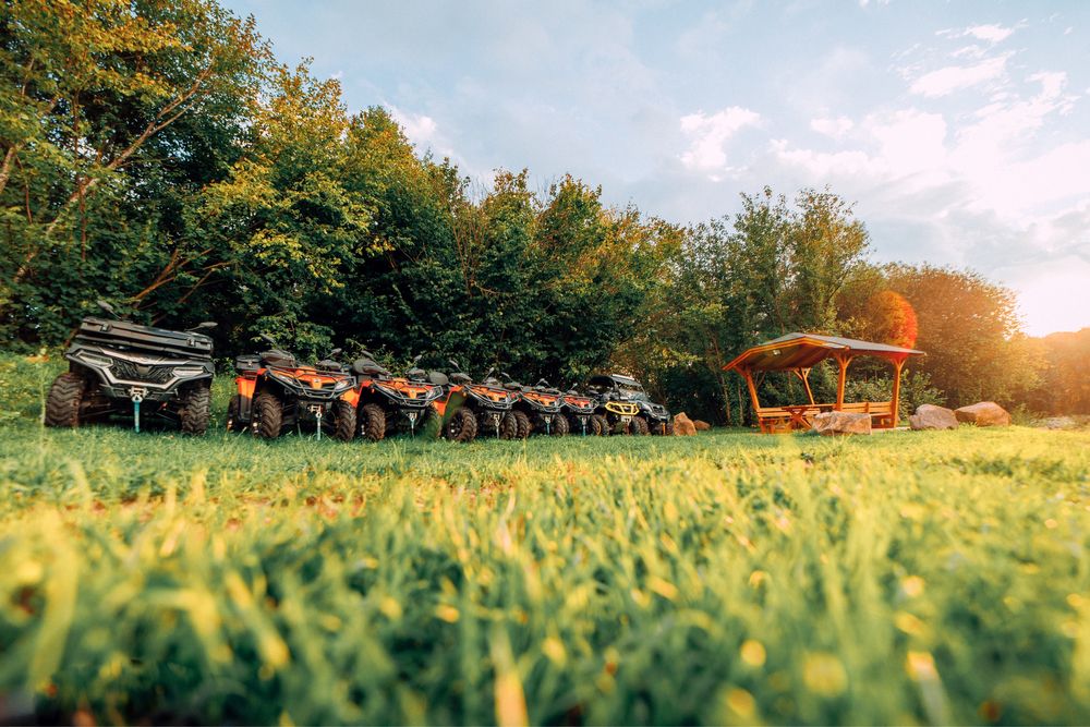 Inchiriez mai multe atv si buggy