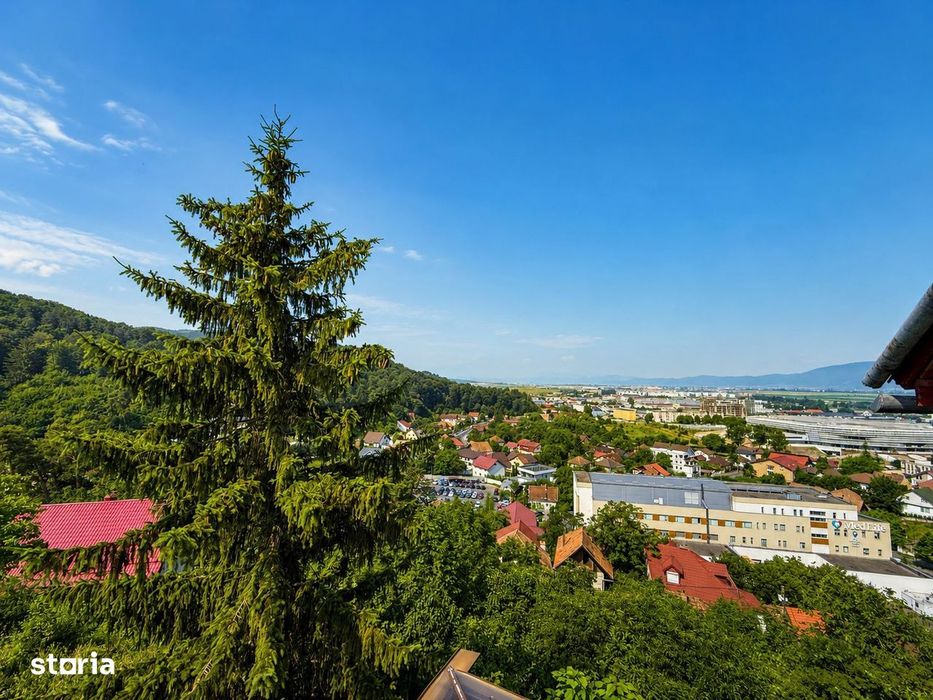 Casă cu 4 camere, priveliște panoramică, terasă, grădină si foisor