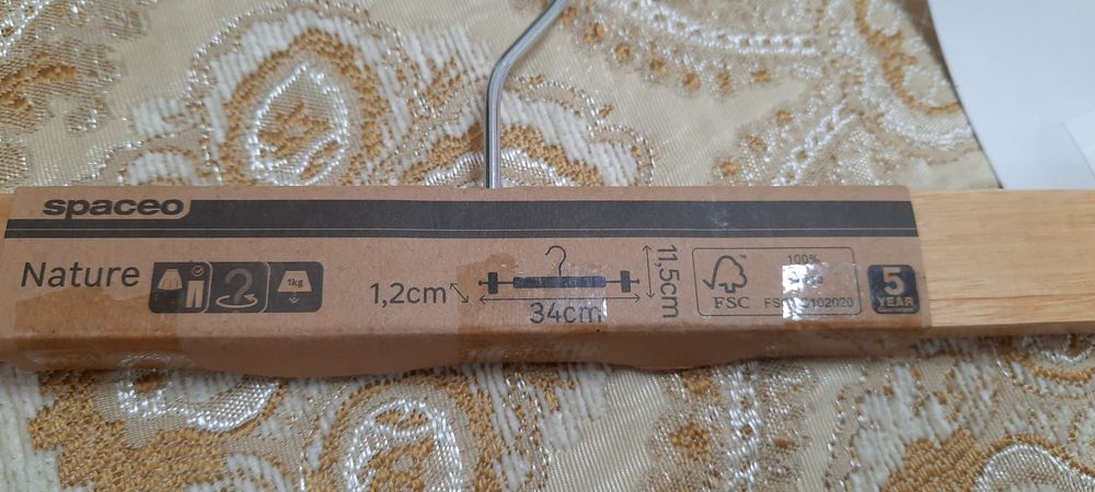 Вешалки для брюк и юбок