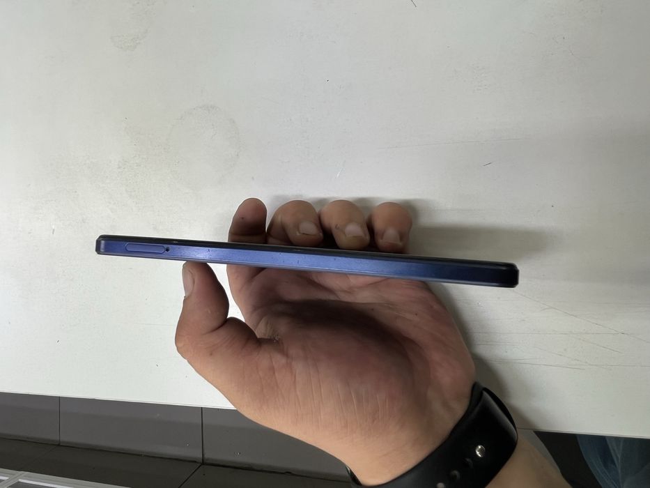 Oppo A17 (64GB) в идеальном состояний