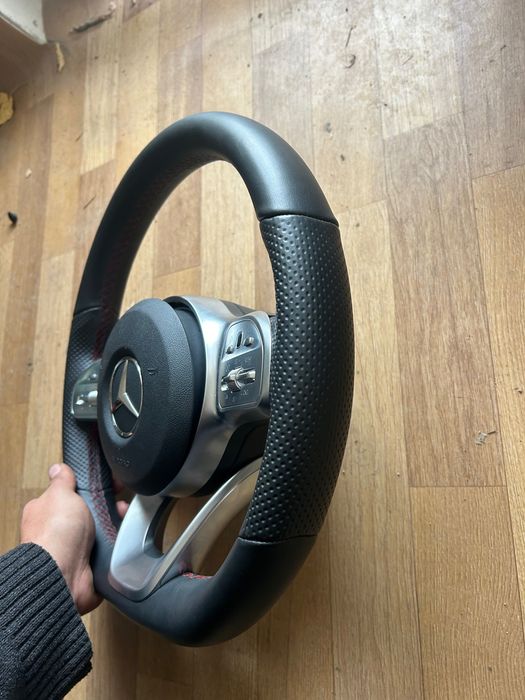 Амг Волан с червен шев